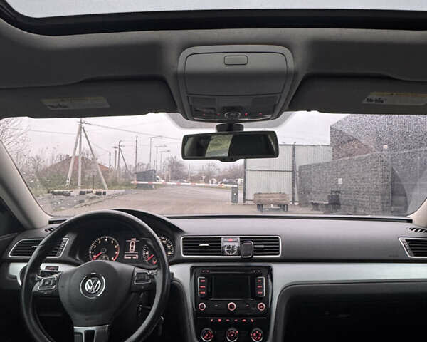 Сірий Фольксваген Пассат, об'ємом двигуна 2.48 л та пробігом 333 тис. км за 7500 $, фото 4 на Automoto.ua