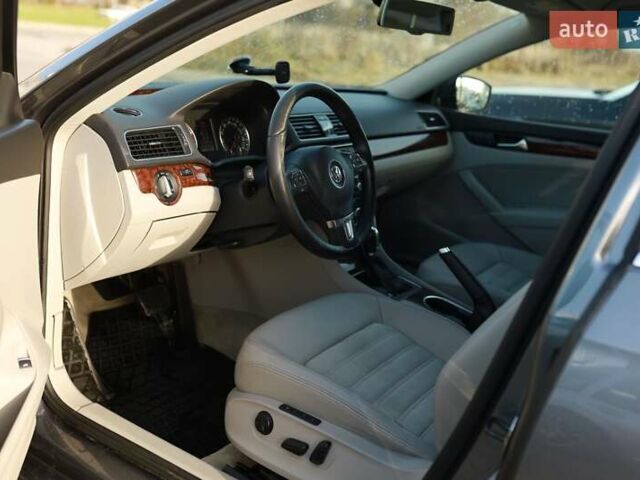 Серый Фольксваген Пассат, объемом двигателя 2.5 л и пробегом 140 тыс. км за 9900 $, фото 16 на Automoto.ua