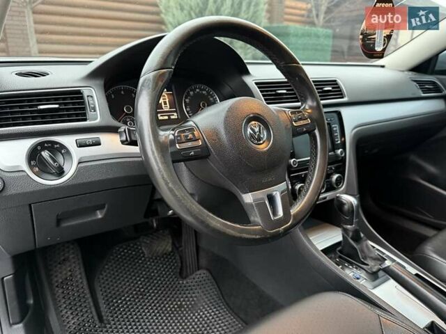 Серый Фольксваген Пассат, объемом двигателя 2.48 л и пробегом 185 тыс. км за 9800 $, фото 39 на Automoto.ua