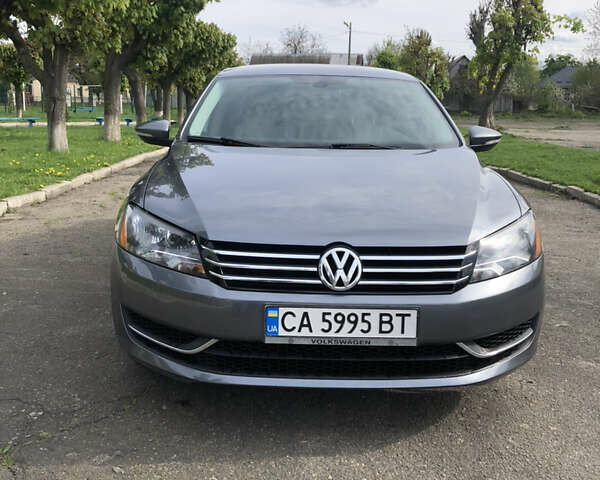 Серый Фольксваген Пассат, объемом двигателя 2.5 л и пробегом 260 тыс. км за 10200 $, фото 1 на Automoto.ua