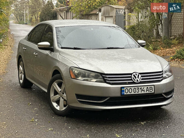 Серый Фольксваген Пассат, объемом двигателя 2.48 л и пробегом 310 тыс. км за 9000 $, фото 13 на Automoto.ua