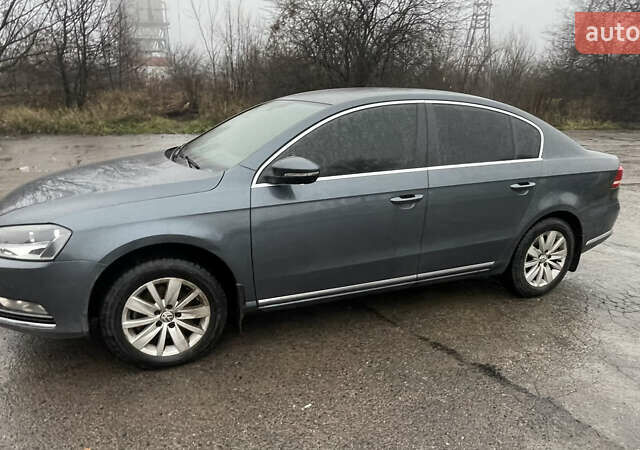 Сірий Фольксваген Пассат, об'ємом двигуна 1.8 л та пробігом 192 тис. км за 10300 $, фото 4 на Automoto.ua