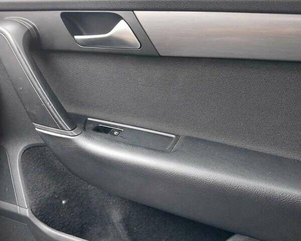 Серый Фольксваген Пассат, объемом двигателя 1.8 л и пробегом 209 тыс. км за 8700 $, фото 8 на Automoto.ua