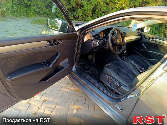 Серый Фольксваген Пассат, объемом двигателя 2.5 л и пробегом 170 тыс. км за 7700 $, фото 10 на Automoto.ua