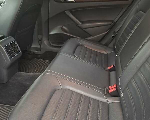 Серый Фольксваген Пассат, объемом двигателя 2.5 л и пробегом 316 тыс. км за 9900 $, фото 2 на Automoto.ua