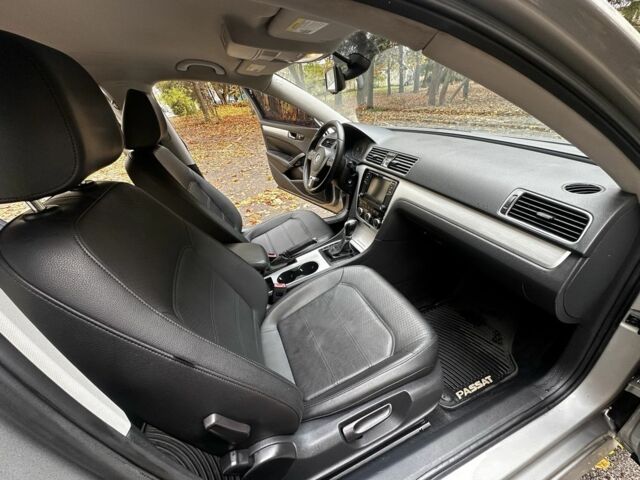 Фольксваген Пассат 2012 у Києві на Automoto.ua Сірий Фольксваген Пассат, об'ємом двигуна 2.5 л та пробігом 199 тис. км за 8299 $, фото 13 на Automoto.ua