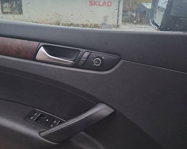 Серый Фольксваген Пассат, объемом двигателя 2.5 л и пробегом 316 тыс. км за 9900 $, фото 9 на Automoto.ua