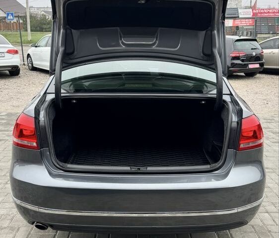 Серый Фольксваген Пассат, объемом двигателя 2 л и пробегом 230 тыс. км за 11900 $, фото 5 на Automoto.ua