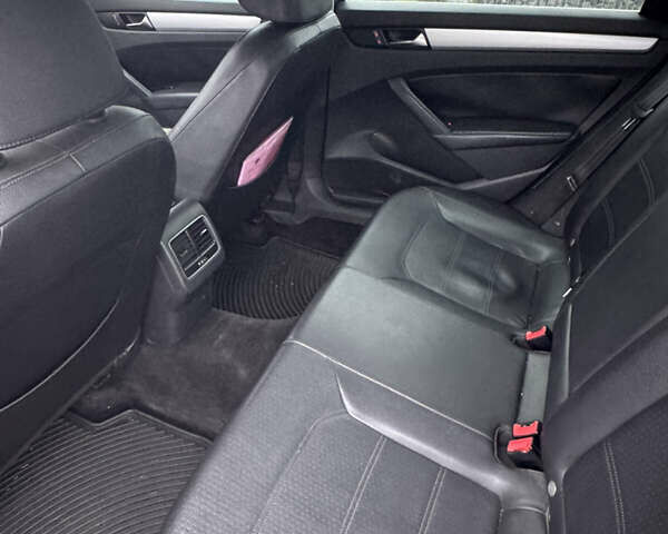 Сірий Фольксваген Пассат, об'ємом двигуна 2.48 л та пробігом 333 тис. км за 7500 $, фото 7 на Automoto.ua