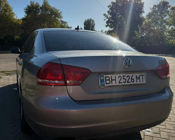 Серый Фольксваген Пассат, объемом двигателя 2.48 л и пробегом 350 тыс. км за 8300 $, фото 4 на Automoto.ua