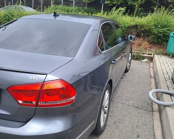 Серый Фольксваген Пассат, объемом двигателя 2.5 л и пробегом 316 тыс. км за 9900 $, фото 1 на Automoto.ua