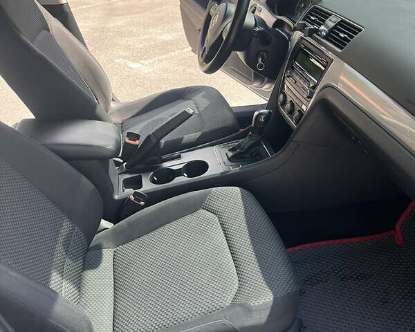 Серый Фольксваген Пассат, объемом двигателя 2.48 л и пробегом 275 тыс. км за 9500 $, фото 8 на Automoto.ua