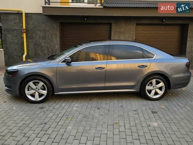 Серый Фольксваген Пассат, объемом двигателя 2.5 л и пробегом 241 тыс. км за 7450 $, фото 4 на Automoto.ua