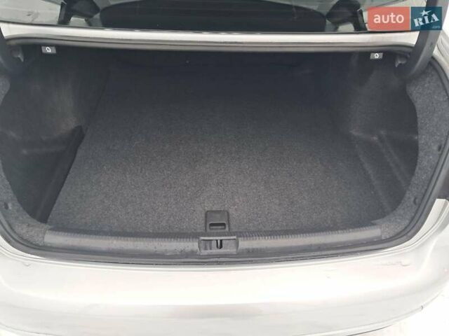 Серый Фольксваген Пассат, объемом двигателя 2.5 л и пробегом 76 тыс. км за 12300 $, фото 14 на Automoto.ua