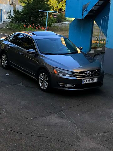 Сірий Фольксваген Пассат, об'ємом двигуна 2.5 л та пробігом 280 тис. км за 9400 $, фото 1 на Automoto.ua