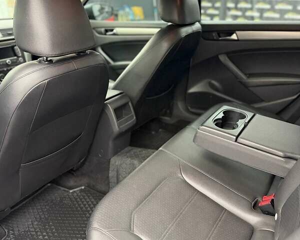 Серый Фольксваген Пассат, объемом двигателя 2.5 л и пробегом 143 тыс. км за 7950 $, фото 9 на Automoto.ua