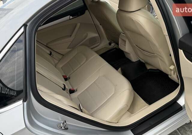 Серый Фольксваген Пассат, объемом двигателя 2.48 л и пробегом 217 тыс. км за 10499 $, фото 24 на Automoto.ua