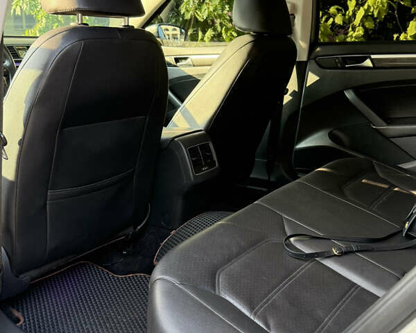 Сірий Фольксваген Пассат, об'ємом двигуна 2.5 л та пробігом 269 тис. км за 10500 $, фото 17 на Automoto.ua