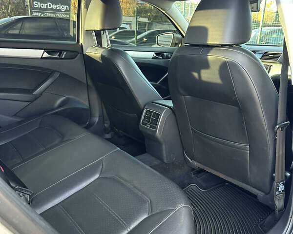 Серый Фольксваген Пассат, объемом двигателя 2.5 л и пробегом 174 тыс. км за 9999 $, фото 9 на Automoto.ua