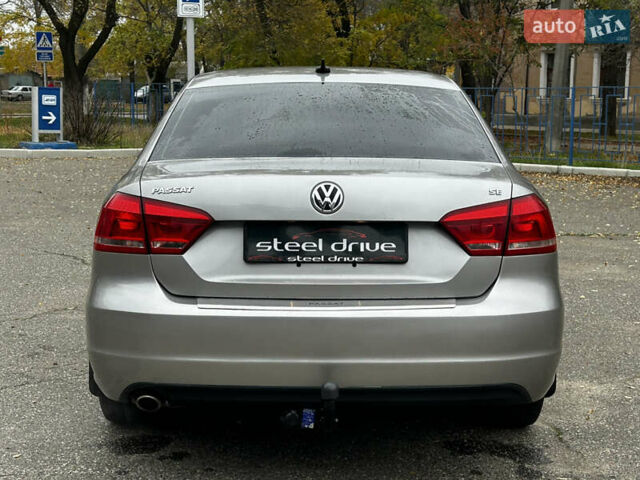 Серый Фольксваген Пассат, объемом двигателя 2.48 л и пробегом 254 тыс. км за 9800 $, фото 4 на Automoto.ua