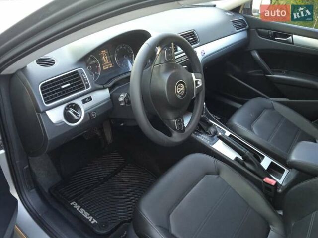 Сірий Фольксваген Пассат, об'ємом двигуна 2.5 л та пробігом 216 тис. км за 9800 $, фото 20 на Automoto.ua