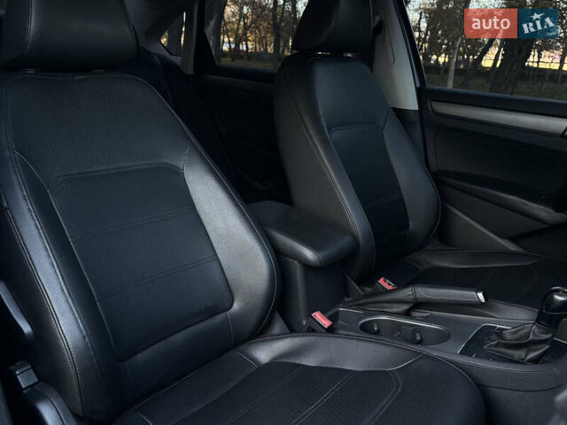 Серый Фольксваген Пассат, объемом двигателя 2.48 л и пробегом 232 тыс. км за 10199 $, фото 10 на Automoto.ua