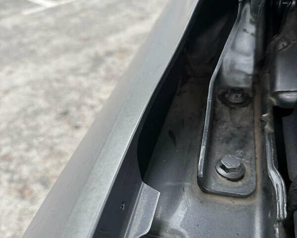 Сірий Фольксваген Пассат, об'ємом двигуна 2.5 л та пробігом 227 тис. км за 10800 $, фото 21 на Automoto.ua