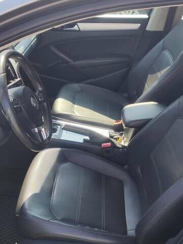 Серый Фольксваген Пассат, объемом двигателя 2.5 л и пробегом 251 тыс. км за 10999 $, фото 16 на Automoto.ua