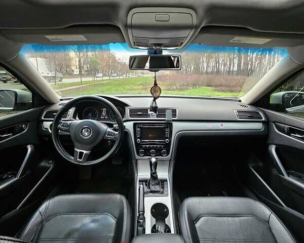 Серый Фольксваген Пассат, объемом двигателя 2.5 л и пробегом 192 тыс. км за 8700 $, фото 5 на Automoto.ua