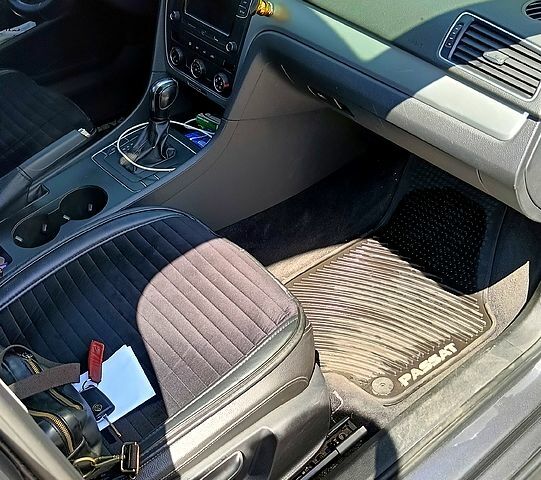 Сірий Фольксваген Пассат, об'ємом двигуна 2.5 л та пробігом 180 тис. км за 8700 $, фото 4 на Automoto.ua
