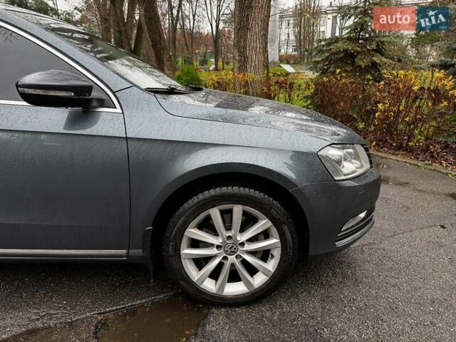 Сірий Фольксваген Пассат, об'ємом двигуна 1.8 л та пробігом 249 тис. км за 9390 $, фото 4 на Automoto.ua