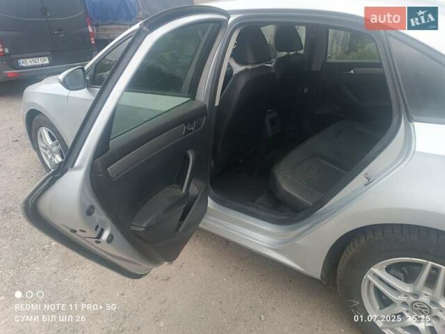 Серый Фольксваген Пассат, объемом двигателя 2.48 л и пробегом 186 тыс. км за 9700 $, фото 2 на Automoto.ua