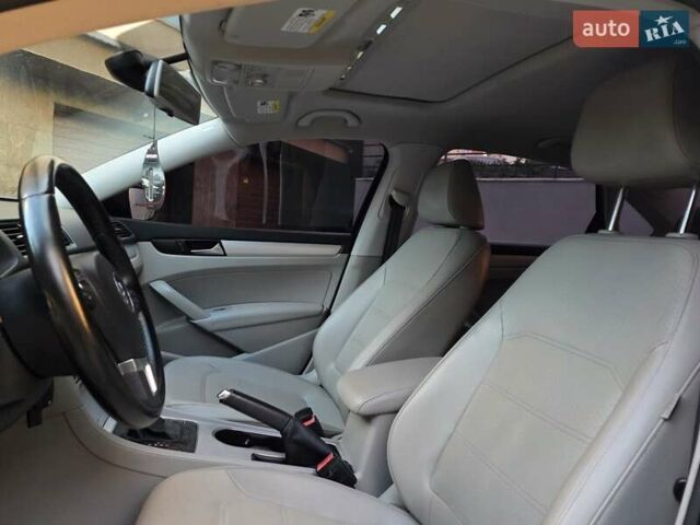 Серый Фольксваген Пассат, объемом двигателя 2.5 л и пробегом 241 тыс. км за 7450 $, фото 23 на Automoto.ua