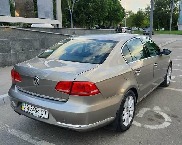 Сірий Фольксваген Пассат, об'ємом двигуна 1.8 л та пробігом 234 тис. км за 10900 $, фото 4 на Automoto.ua