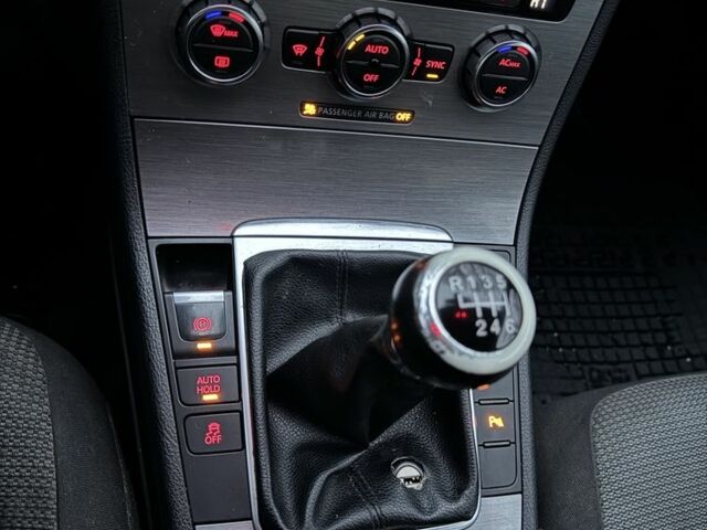 Серый Фольксваген Пассат, объемом двигателя 1.8 л и пробегом 308 тыс. км за 8800 $, фото 9 на Automoto.ua