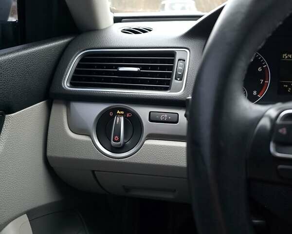 Серый Фольксваген Пассат, объемом двигателя 2.48 л и пробегом 214 тыс. км за 7800 $, фото 20 на Automoto.ua