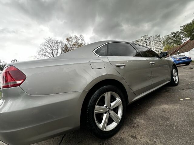Фольксваген Пассат 2012 у Києві на Automoto.ua Сірий Фольксваген Пассат, об'ємом двигуна 2.5 л та пробігом 199 тис. км за 8299 $, фото 7 на Automoto.ua