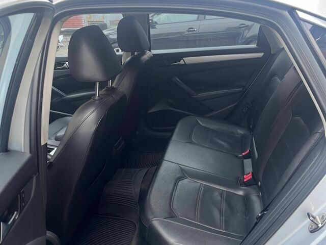 Серый Фольксваген Пассат, объемом двигателя 2.5 л и пробегом 345 тыс. км за 8500 $, фото 6 на Automoto.ua