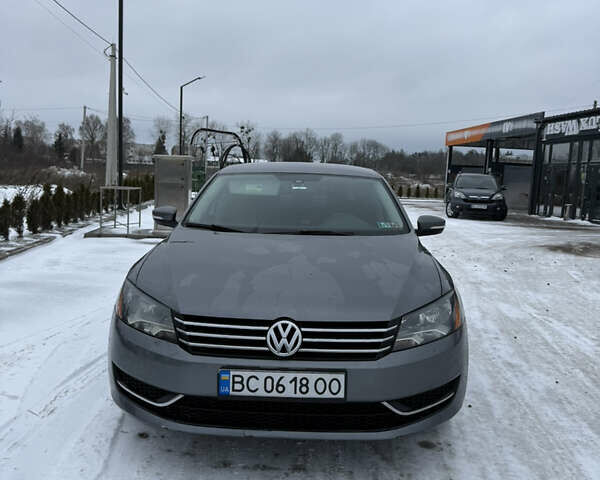 Серый Фольксваген Пассат, объемом двигателя 2.5 л и пробегом 227 тыс. км за 10000 $, фото 1 на Automoto.ua