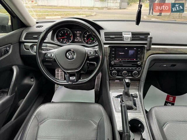 Сірий Фольксваген Пассат, об'ємом двигуна 2.5 л та пробігом 253 тис. км за 10490 $, фото 11 на Automoto.ua