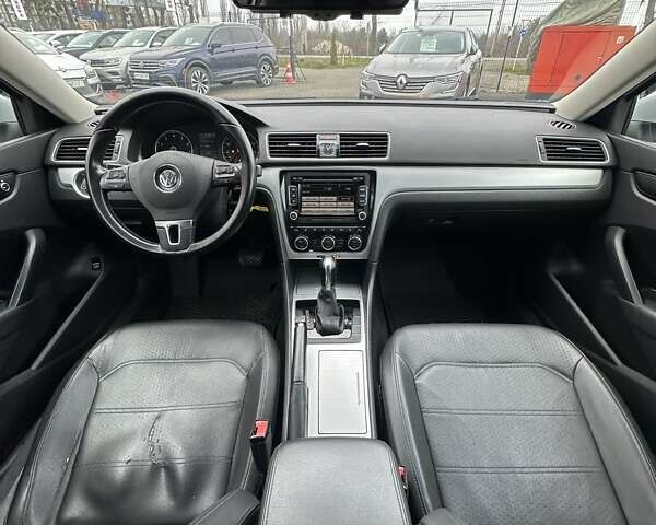 Серый Фольксваген Пассат, объемом двигателя 2.48 л и пробегом 273 тыс. км за 9700 $, фото 13 на Automoto.ua