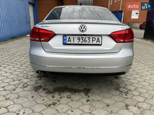 Серый Фольксваген Пассат, объемом двигателя 2.5 л и пробегом 180 тыс. км за 12000 $, фото 6 на Automoto.ua