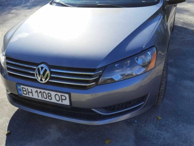 Серый Фольксваген Пассат, объемом двигателя 2.5 л и пробегом 98 тыс. км за 12000 $, фото 1 на Automoto.ua