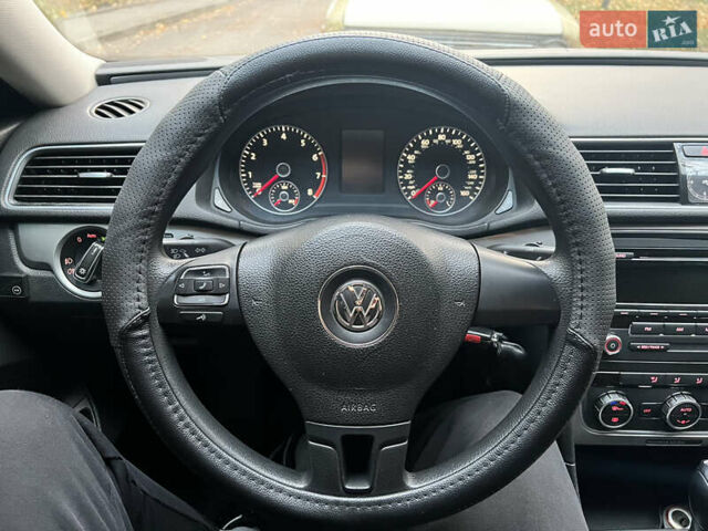 Серый Фольксваген Пассат, объемом двигателя 2.48 л и пробегом 243 тыс. км за 6700 $, фото 13 на Automoto.ua