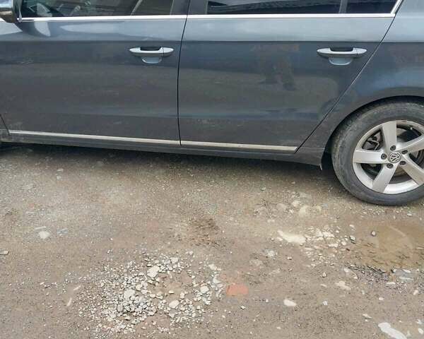 Серый Фольксваген Пассат, объемом двигателя 1.8 л и пробегом 209 тыс. км за 8700 $, фото 2 на Automoto.ua