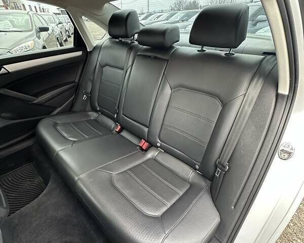 Серый Фольксваген Пассат, объемом двигателя 2.48 л и пробегом 273 тыс. км за 9700 $, фото 14 на Automoto.ua