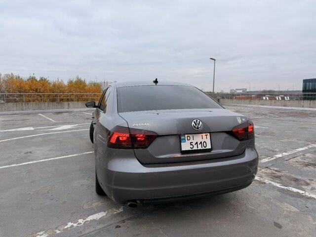 Серый Фольксваген Пассат, объемом двигателя 2.5 л и пробегом 280 тыс. км за 10000 $, фото 5 на Automoto.ua