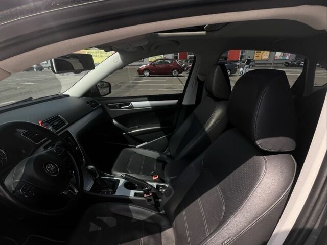 Серый Фольксваген Пассат, объемом двигателя 2.5 л и пробегом 193 тыс. км за 9400 $, фото 23 на Automoto.ua