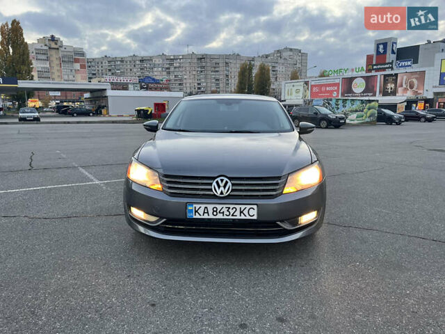 Серый Фольксваген Пассат, объемом двигателя 2.48 л и пробегом 243 тыс. км за 6700 $, фото 7 на Automoto.ua