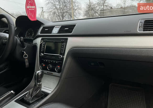 Серый Фольксваген Пассат, объемом двигателя 2.5 л и пробегом 271 тыс. км за 9500 $, фото 24 на Automoto.ua